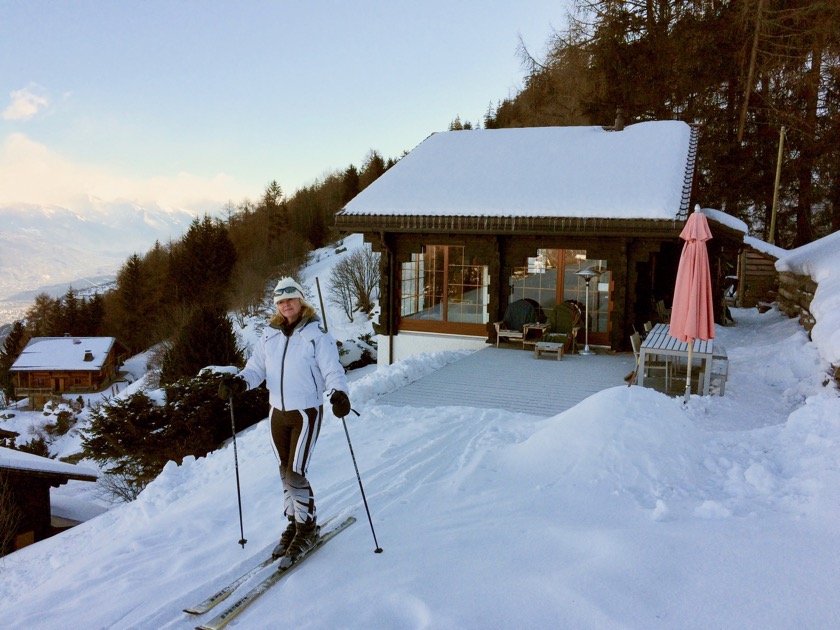 Skiënd vertrekken en aankomen